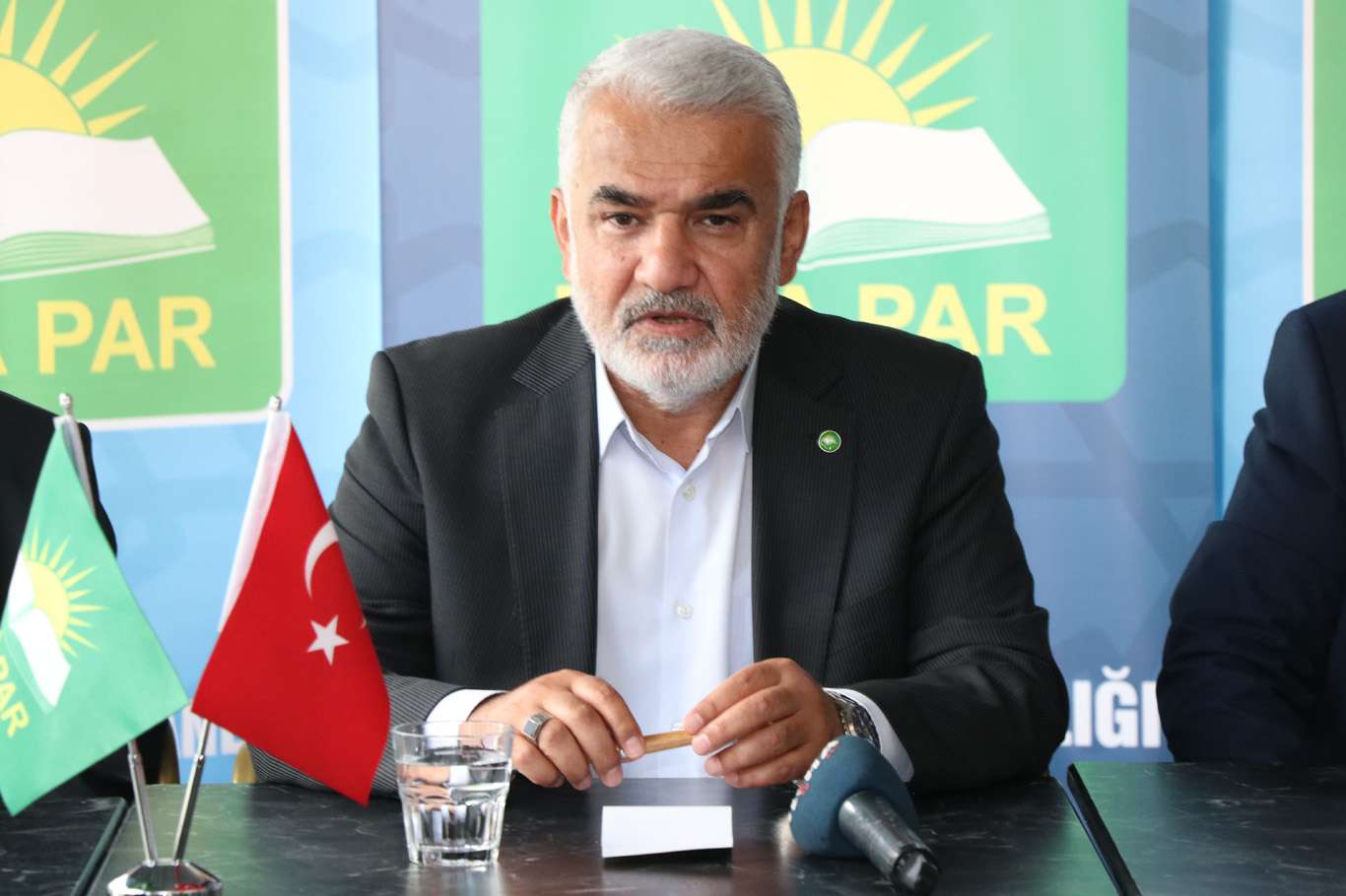 HÜDA PAR Genel Başkanı Yapıcıoğlu'ndan "erken seçim" açıklaması HÜDA PAR Genel Başkanı Yapıcıoğlu'ndan "erken seçim" açıklaması